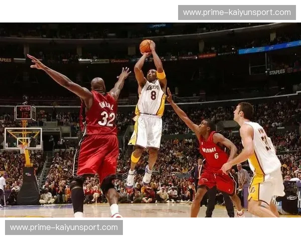 篮球赛后评分与关键数据：全面解析球员表现